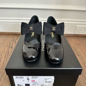 Chanel Black Patent Leather Bow Mary Jane Pumps 37
